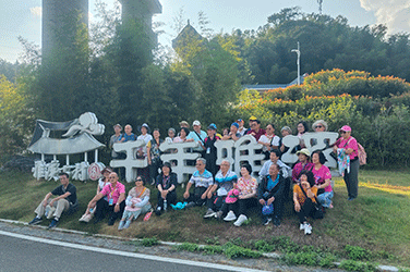 “雅溪围屋不仅是一座建筑，更是客家人团结、坚韧、智慧的象征，是中国人‘根’的文化载体。”